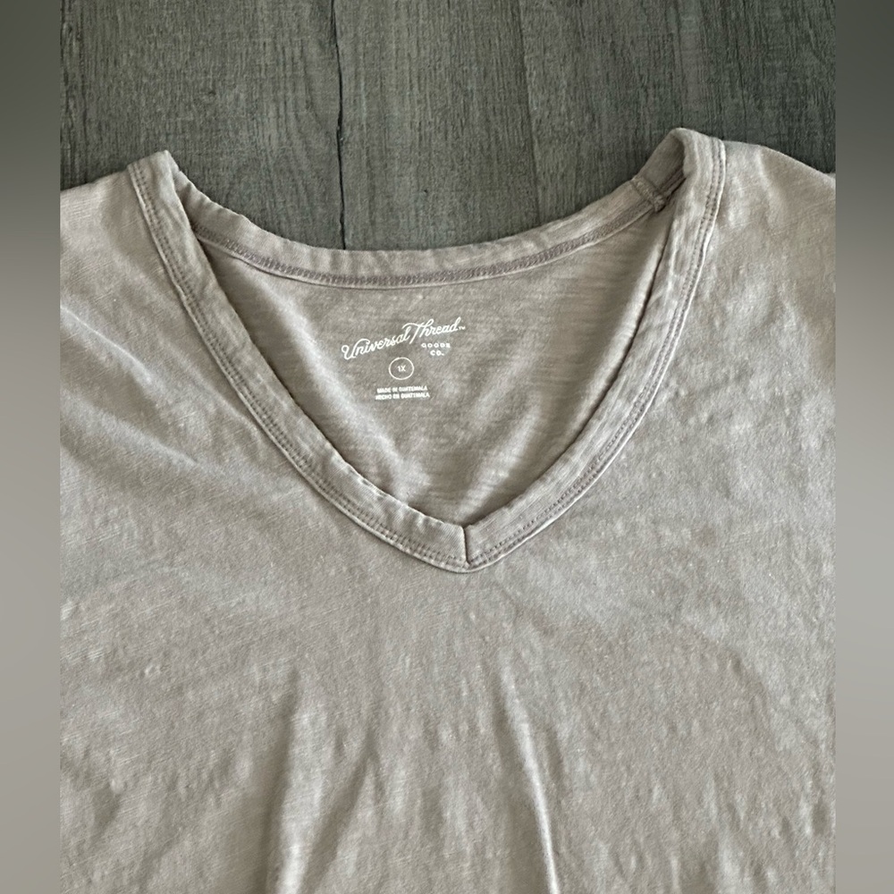 Bundle of 2 universal thread Tshirts size 1X - Picture 9 of 13